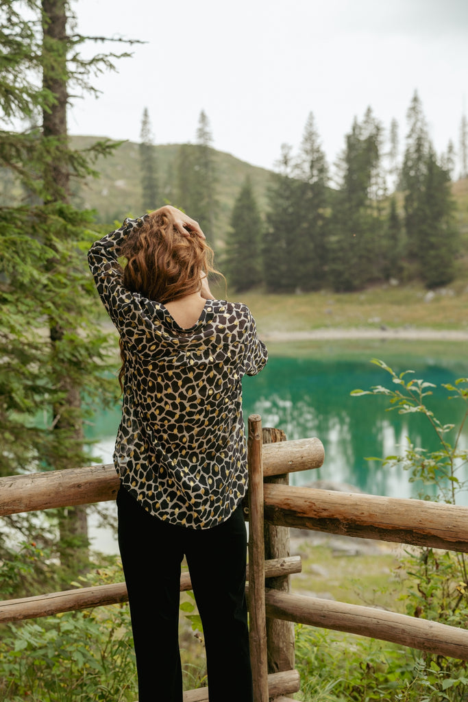 Stepping Stones Peek Shirt